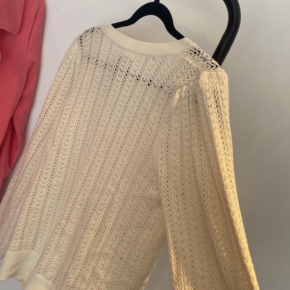 2/25$ Light knit V sweater beige - Picture 3 of 3